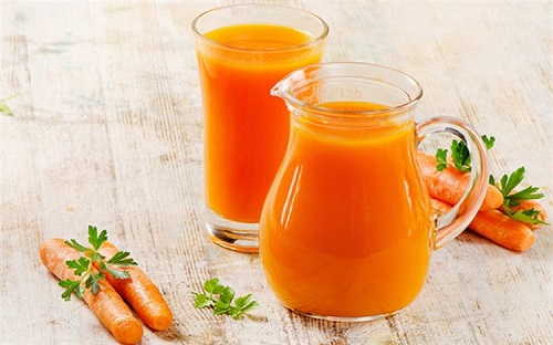 Tìm hiểu thêm uống nước ép cà rốt mỗi ngày có tốt không?